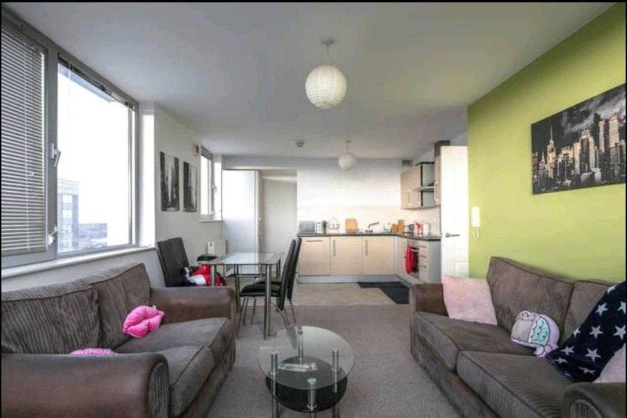 Large 3 Bedrooms In Liverpool City Centre, Free Parking Exterior foto