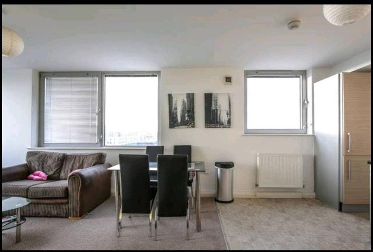 Large 3 Bedrooms In Liverpool City Centre, Free Parking Exterior foto