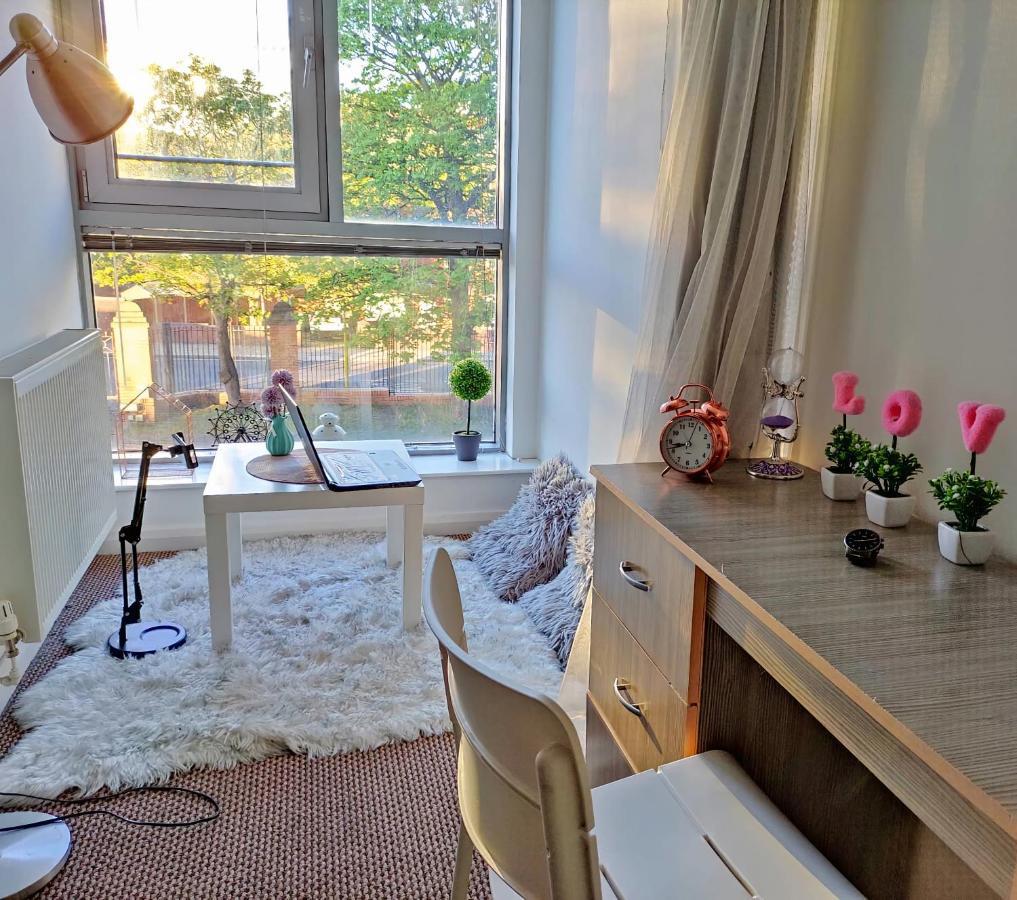 Large 3 Bedrooms In Liverpool City Centre, Free Parking Exterior foto