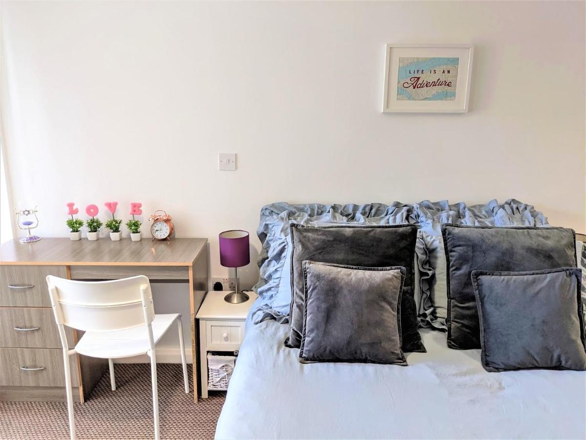 Large 3 Bedrooms In Liverpool City Centre, Free Parking Exterior foto